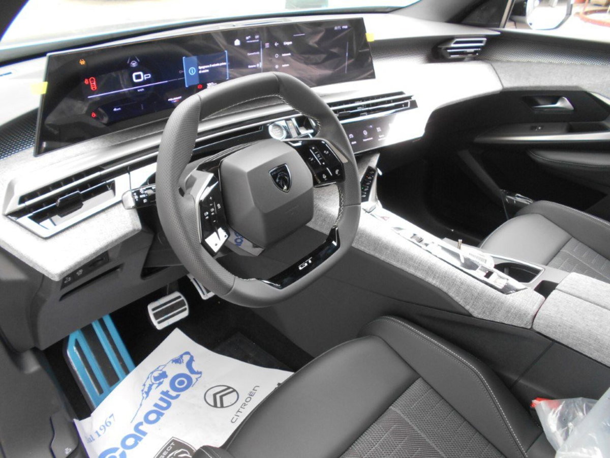 Peugeot 5008 1.2 hybrid GT 145cv 7p.ti e-dcs6 (8)