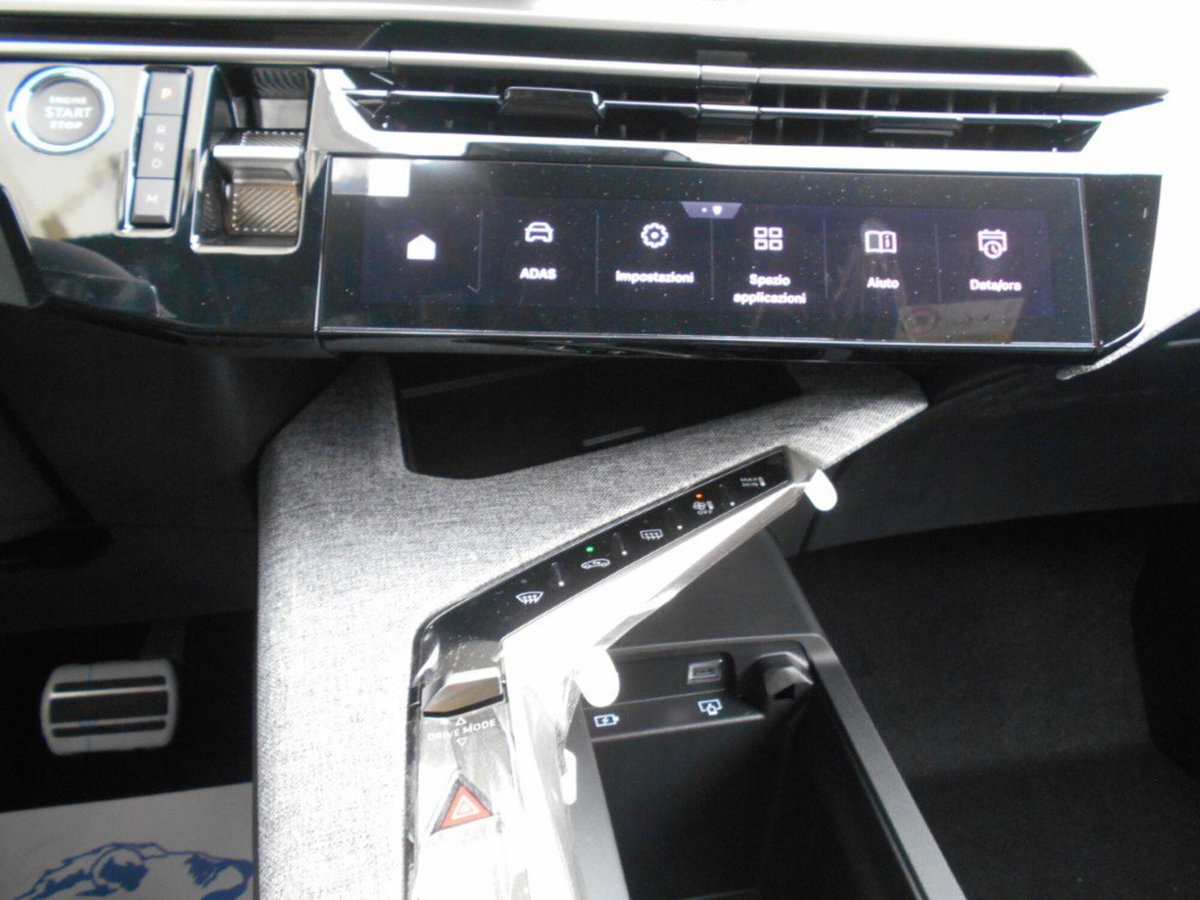 Peugeot 5008 1.2 hybrid GT 145cv 7p.ti e-dcs6 (9)