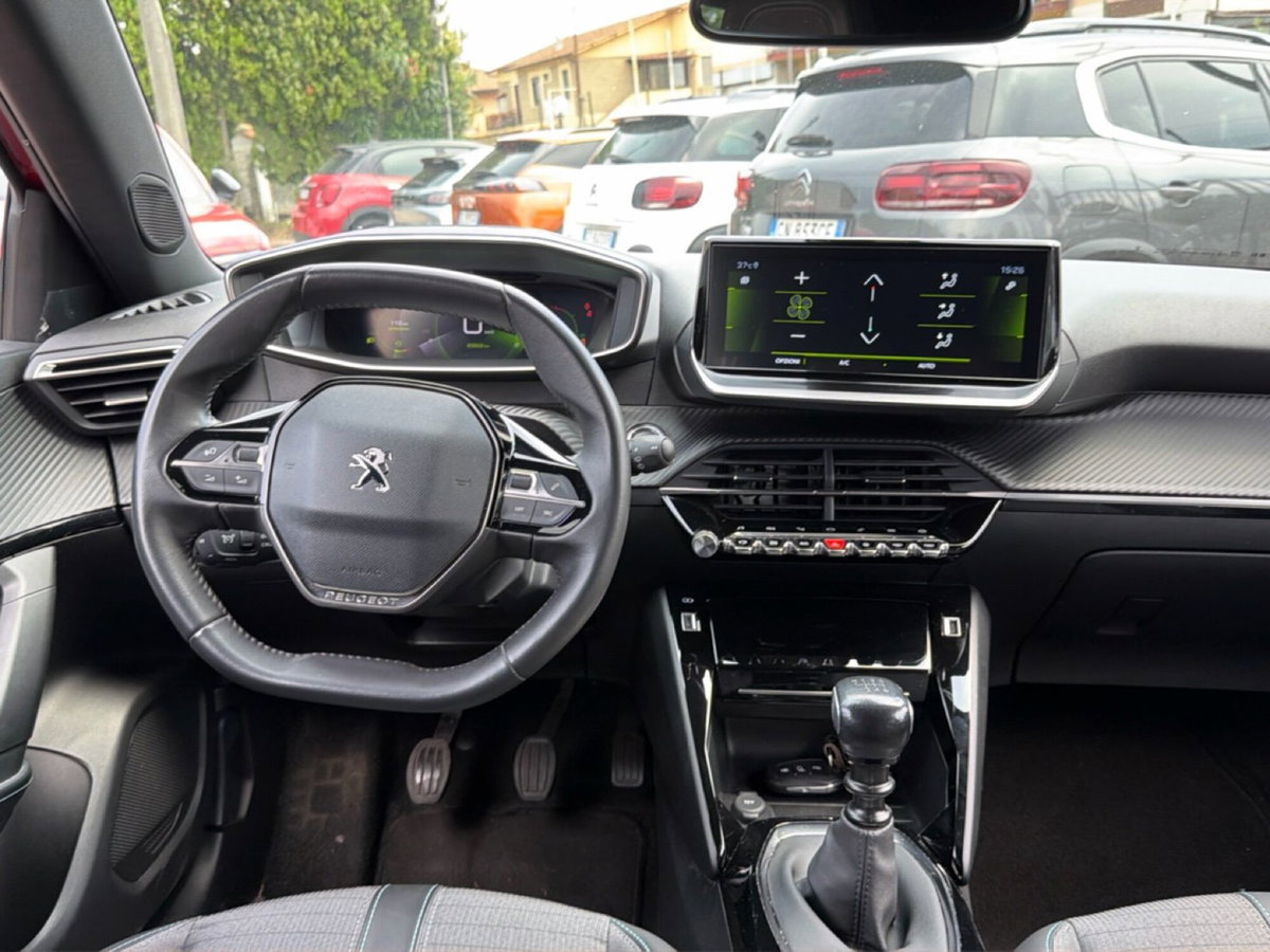 Peugeot 2008 PureTech 130 S&S Allure Pack (13)