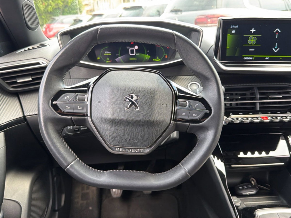 Peugeot 2008 PureTech 130 S&S Allure Pack (14)