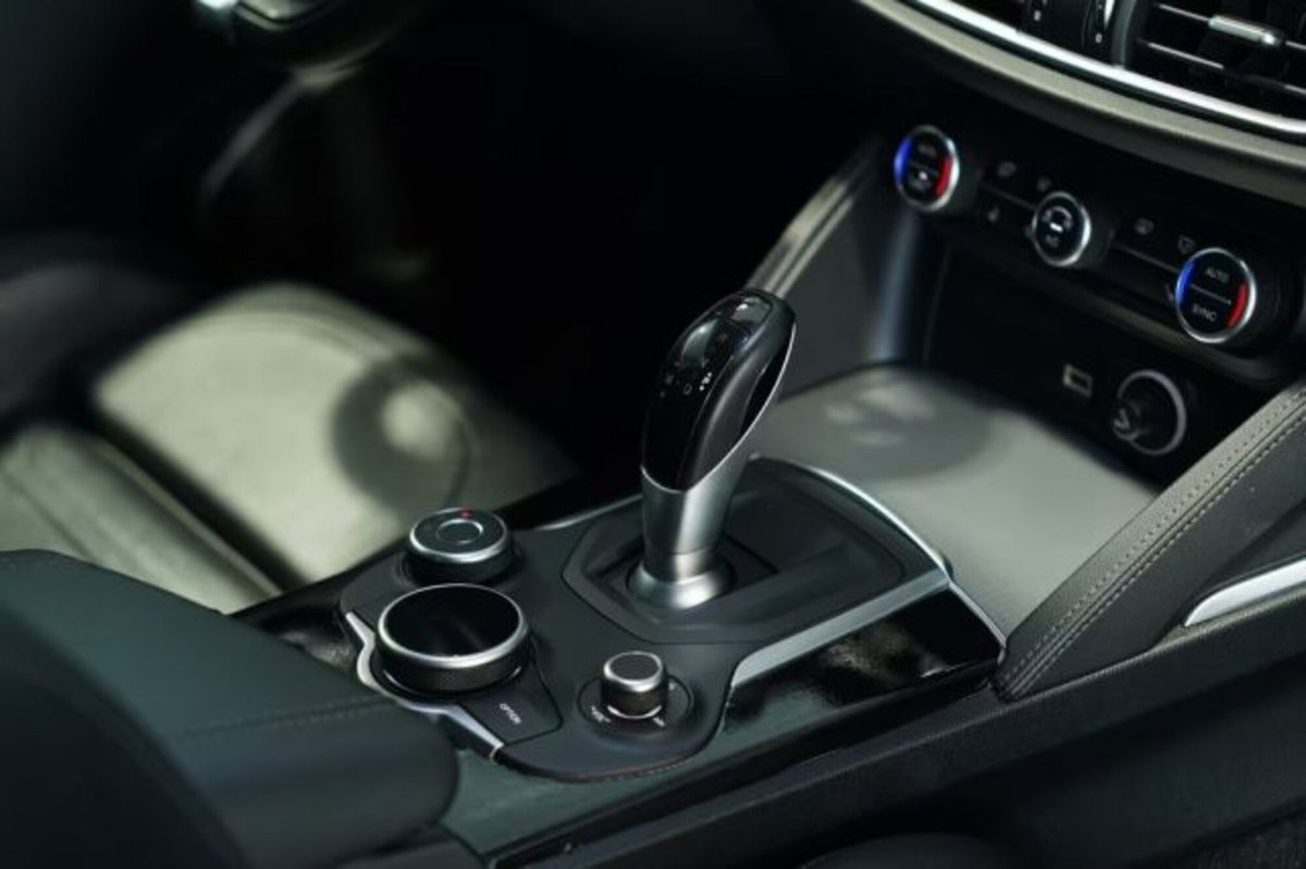 Alfa Romeo Stelvio Stelvio 2.0 Turbo 280 CV AT8 Q4 Veloce (15)