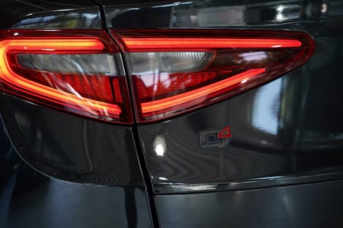 Alfa Romeo Stelvio Stelvio 2.0 Turbo 280 CV AT8 Q4 Veloce (9)