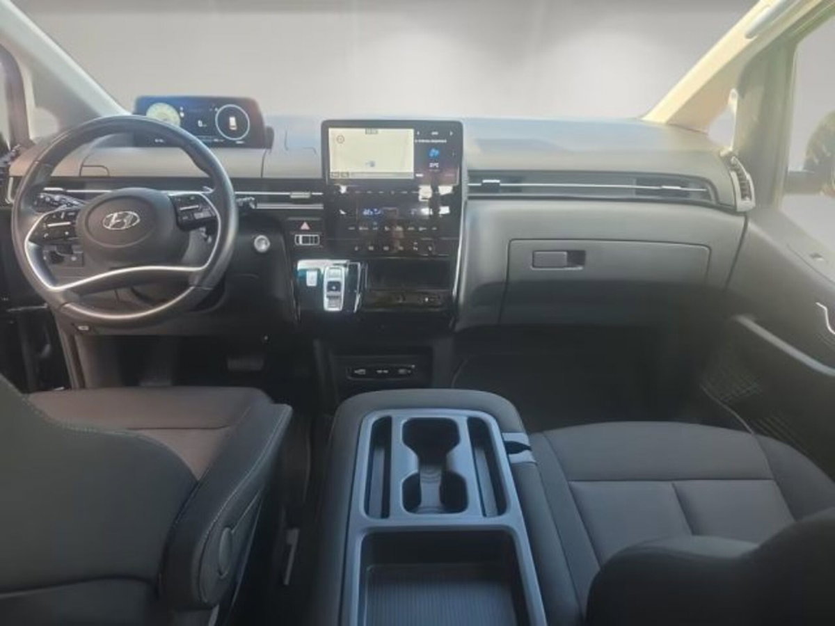 Hyundai Staria 2.2 2wd auto (5)