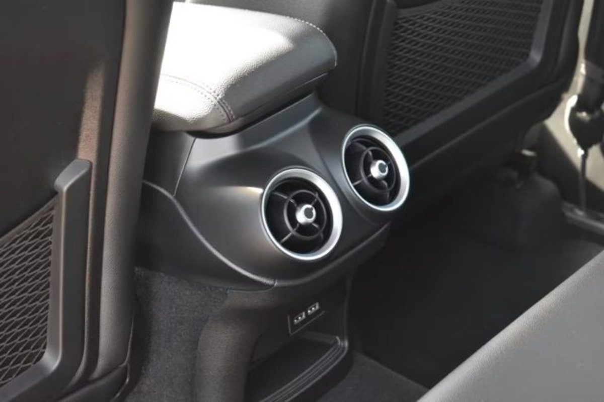 Alfa Romeo Stelvio Stelvio 2.0 Turbo 200 CV AT8 Q4 Super Business (15)