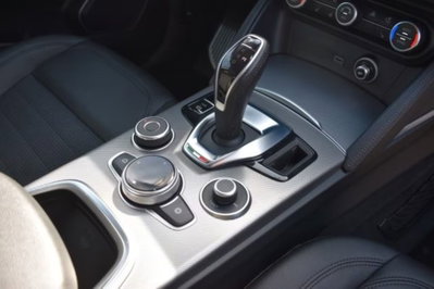 Alfa Romeo Stelvio Stelvio 2.0 Turbo 200 CV AT8 Q4 Super Business (19)