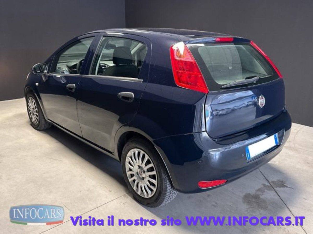 Fiat Punto 1.3 MJT II S&S 95 CV 5 porte Street (2)