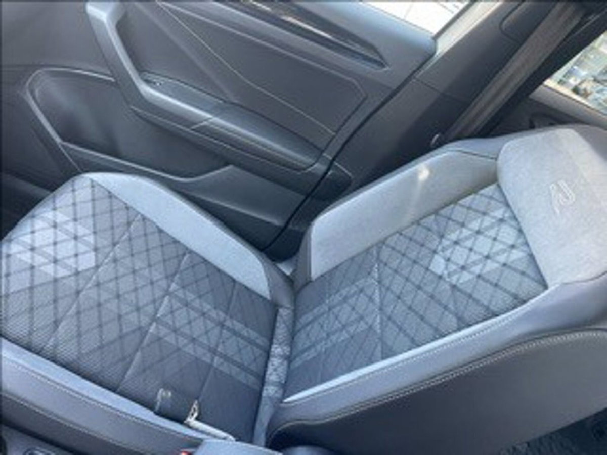 Volkswagen T-Roc 1.0 TSI R-Line (12)