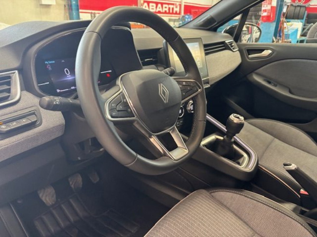 Renault Clio TCe 90 CV 5 porte Techno (11)