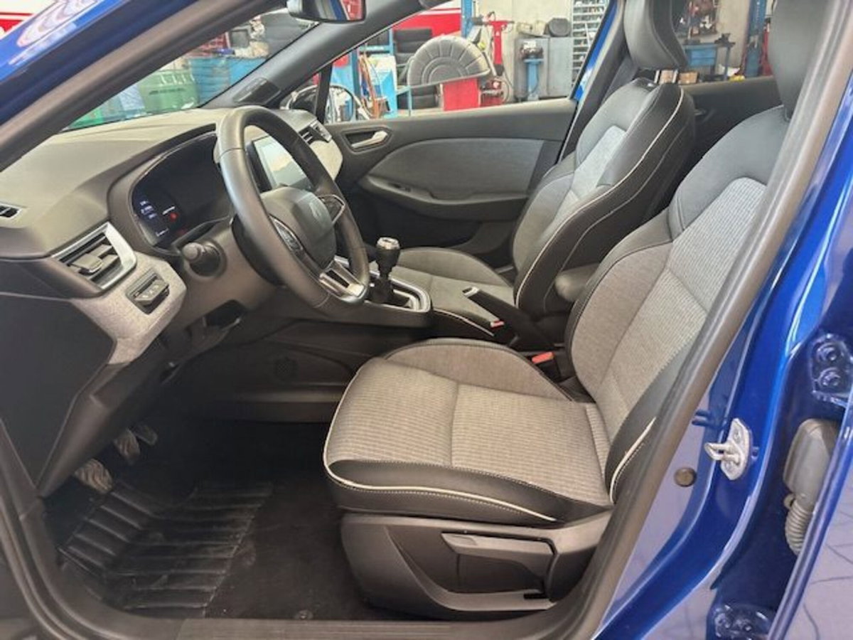 Renault Clio TCe 90 CV 5 porte Techno (9)