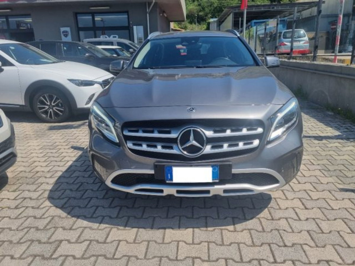 Mercedes-Benz GLA SUV 200 d Automatic Premium
