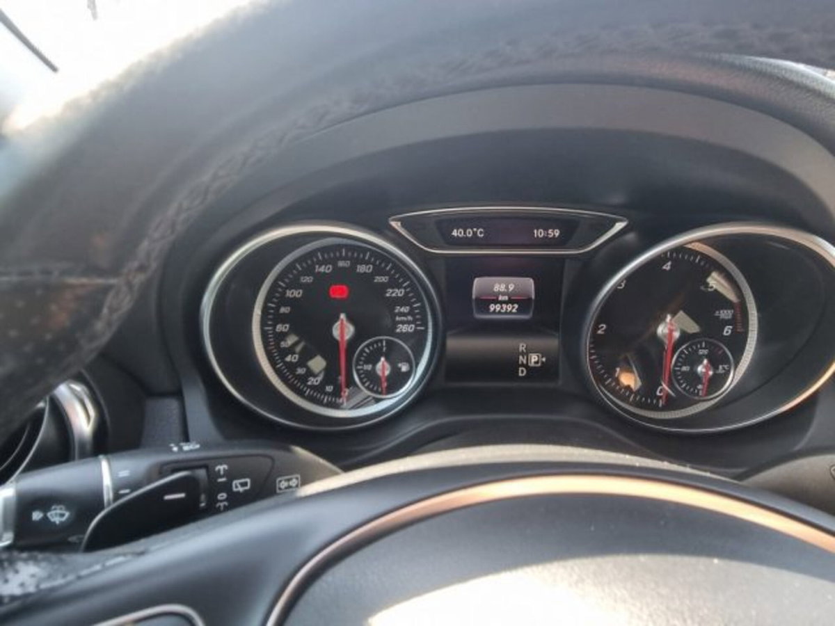 Mercedes-Benz GLA SUV 200 d Automatic Premium (10)