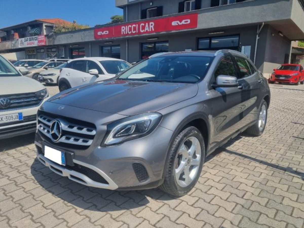 Mercedes-Benz GLA SUV 200 d Automatic Premium (2)