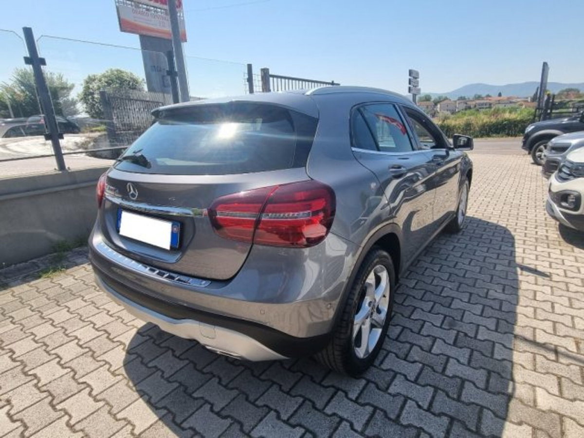 Mercedes-Benz GLA SUV 200 d Automatic Premium (6)