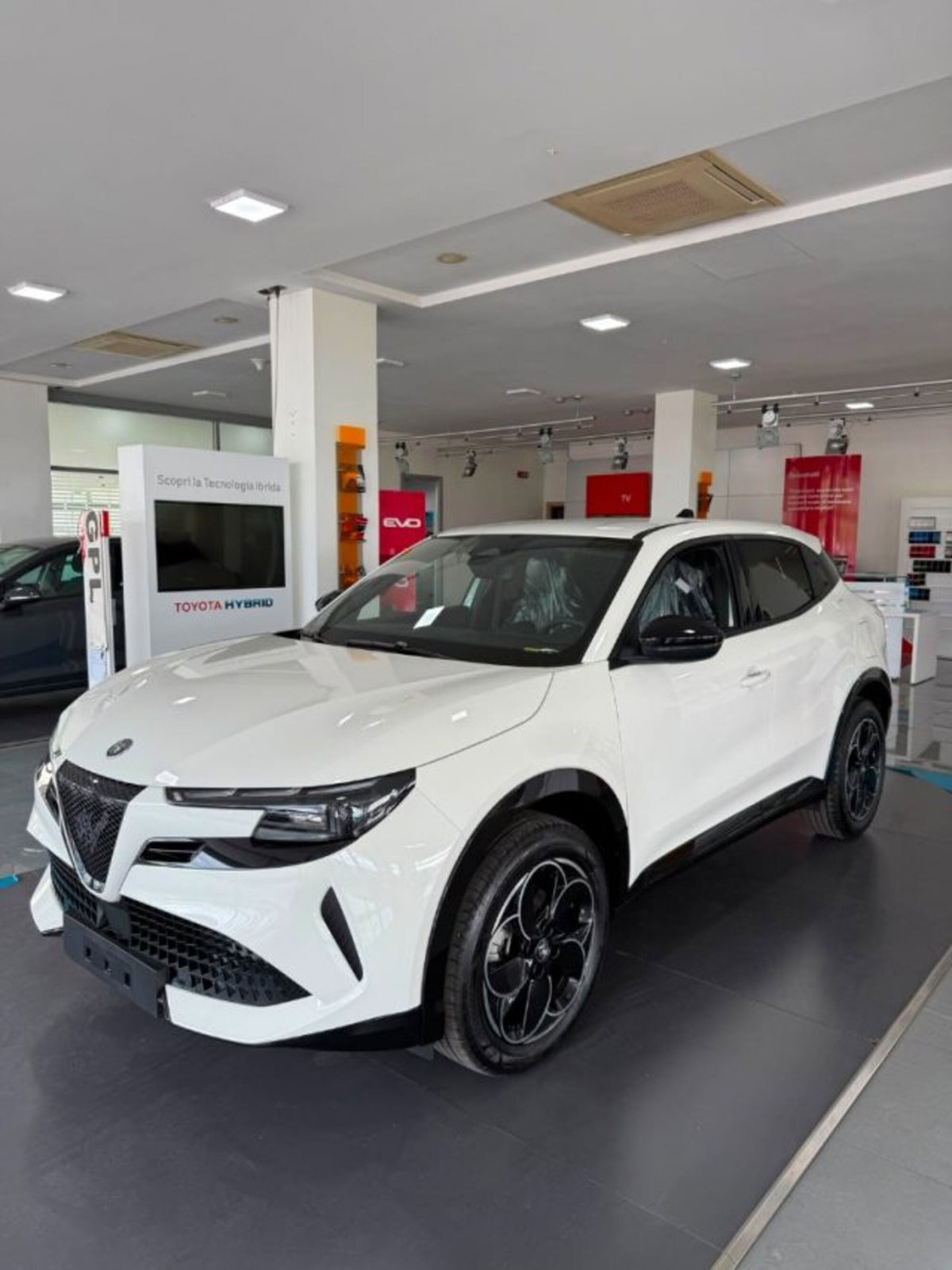 Alfa Romeo Junior 1.2 ibrida 145cv edct6 (2)