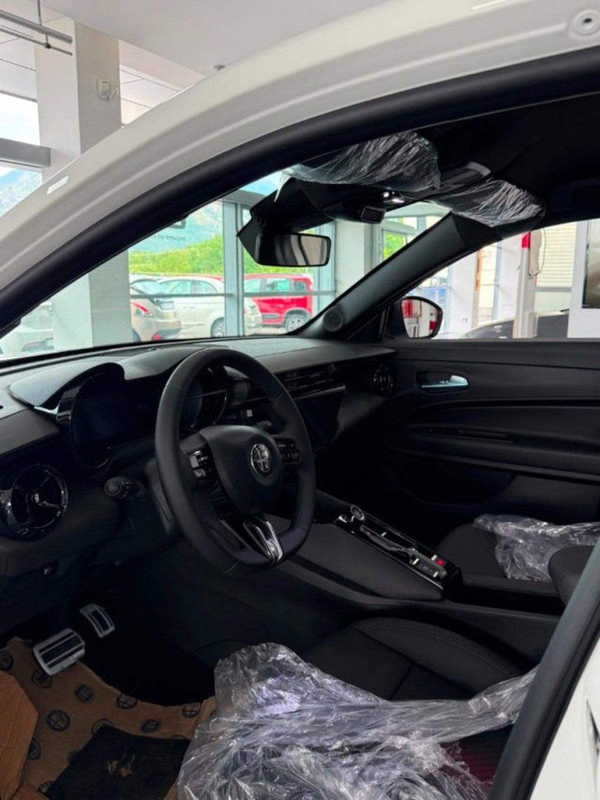Alfa Romeo Junior 1.2 ibrida 145cv edct6 (4)