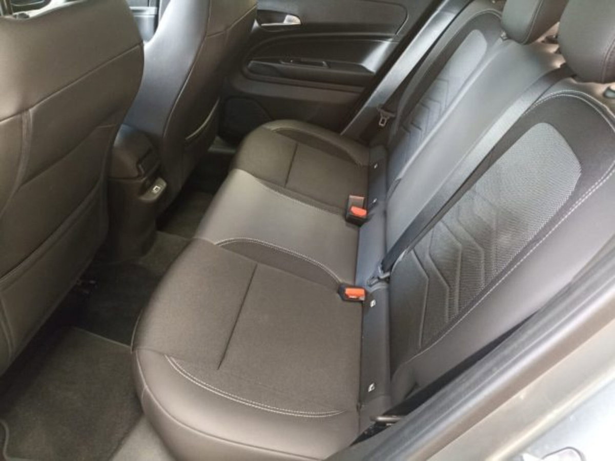 Jeep Avenger 1.2 turbo Summit fwd 100cv (10)