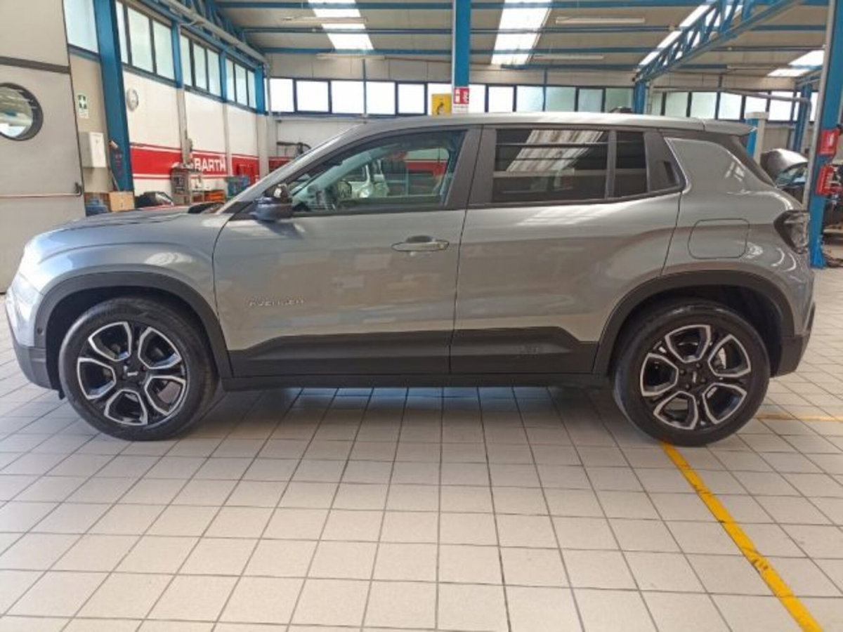 Jeep Avenger 1.2 turbo Summit fwd 100cv (2)