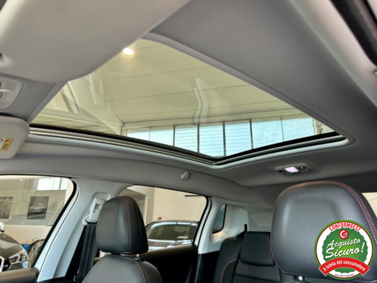 Peugeot 2008 BlueHDi 100 S&S GT Line (11)