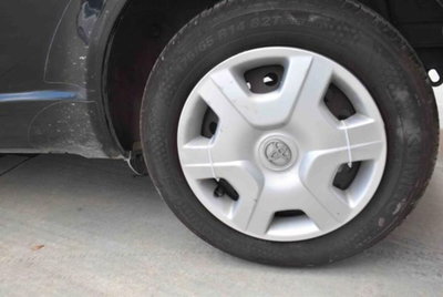Toyota Yaris 16V cat 3 porte Sol (18)
