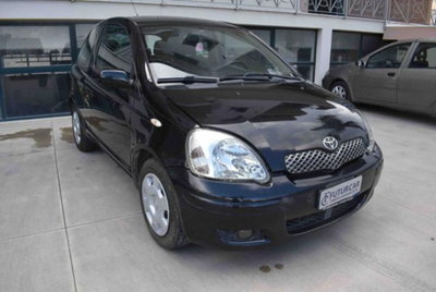 Toyota Yaris 16V cat 3 porte Sol (3)