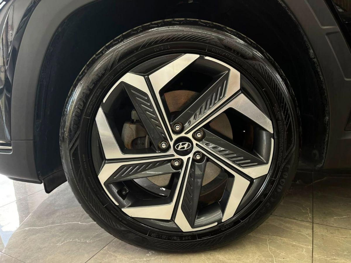 Hyundai Tucson 1.6 hev Exellence 4wd auto (16)