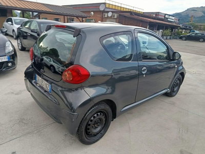 Toyota Aygo 1.0 12V VVT-i 3 porte (7)