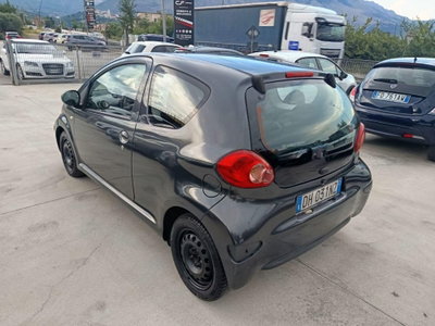 Toyota Aygo 1.0 12V VVT-i 3 porte (9)