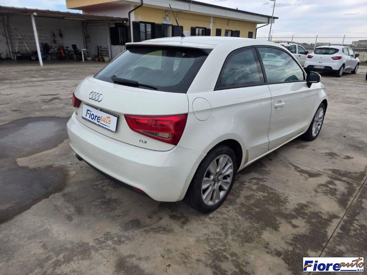 Audi A1 1.6 TDI 105 CV Attraction (10)