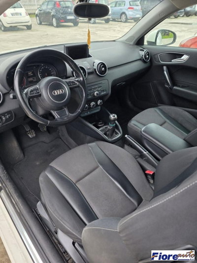 Audi A1 1.6 TDI 105 CV Attraction (14)