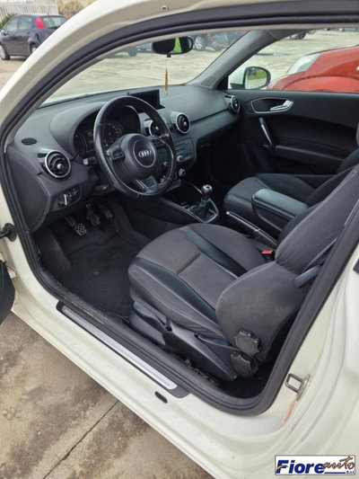 Audi A1 1.6 TDI 105 CV Attraction (15)