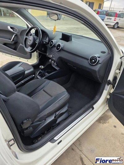Audi A1 1.6 TDI 105 CV Attraction (19)