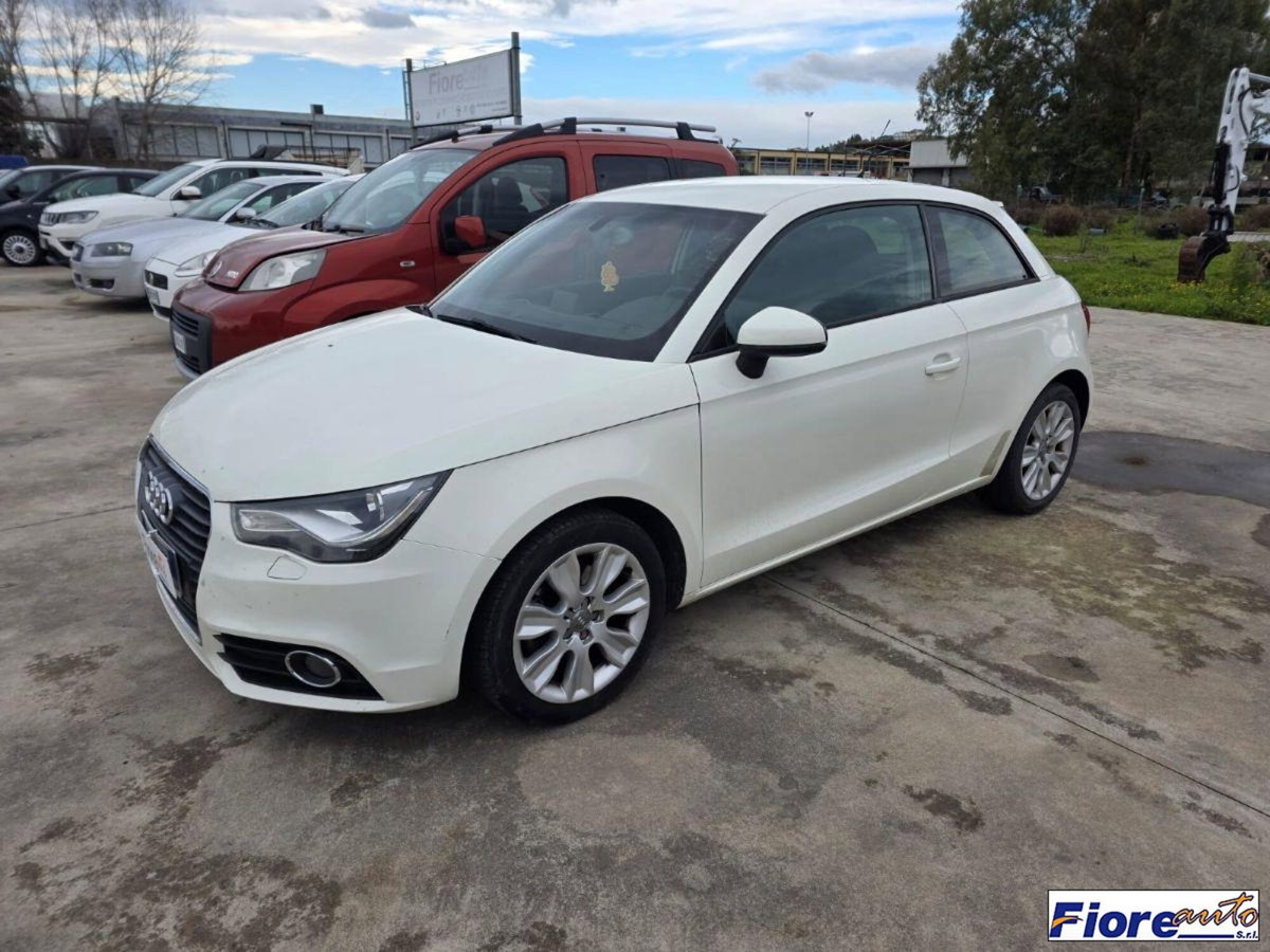 Audi A1 1.6 TDI 105 CV Attraction (5)