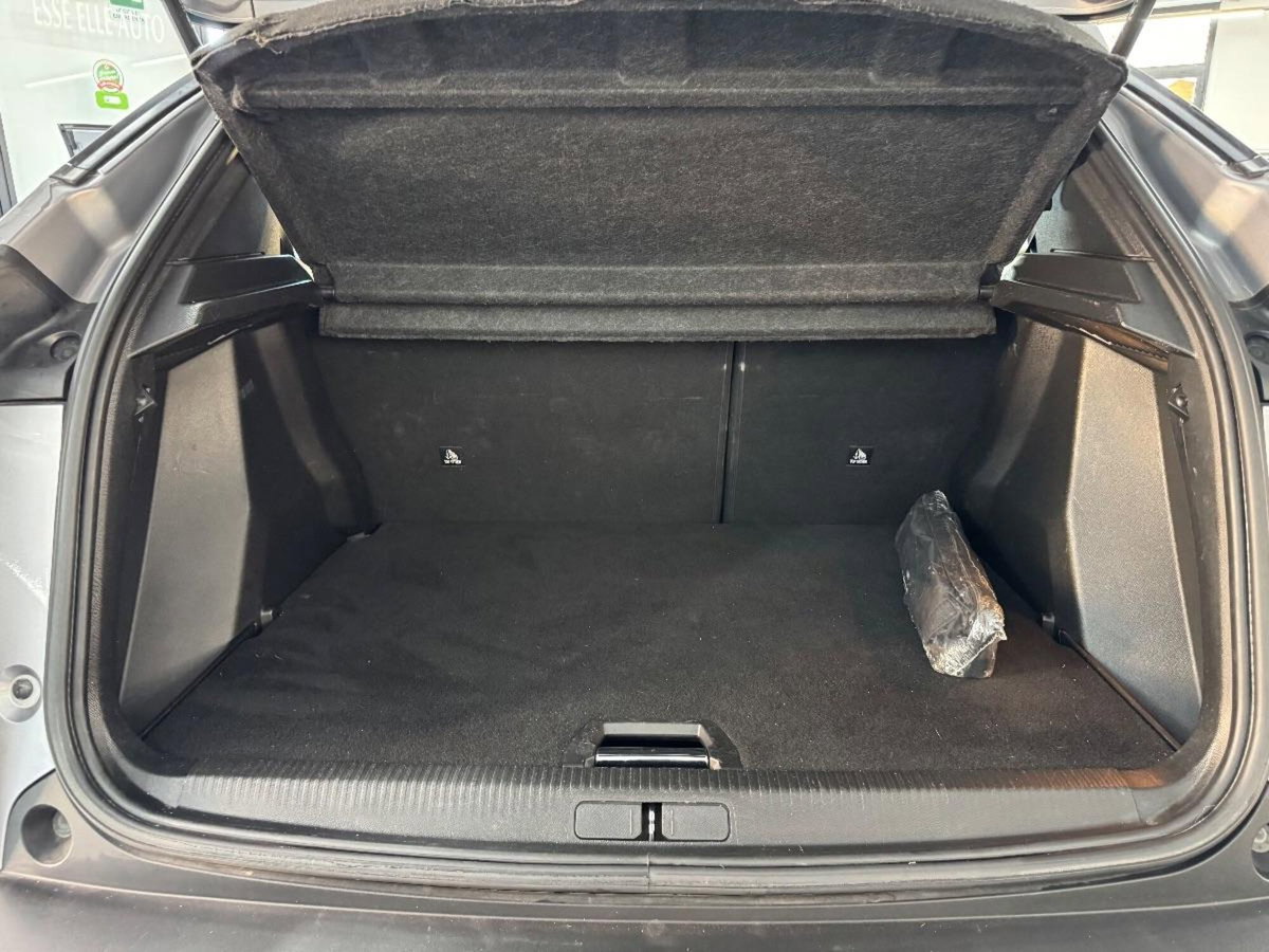 Peugeot 2008 BlueHDi 130 S&S EAT8 Allure Pack (20)