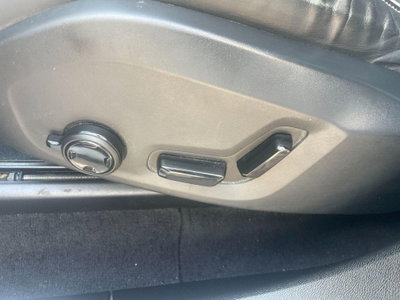 Volvo XC60 B4 (d) AWD automatico Plus Dark (10)