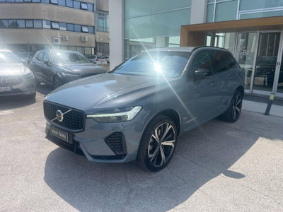 Volvo XC60 B4 (d) AWD automatico Plus Dark (2)