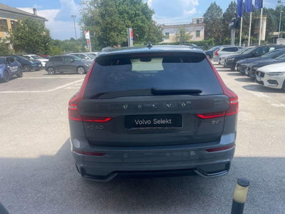 Volvo XC60 B4 (d) AWD automatico Plus Dark (6)