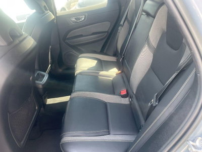 Volvo XC60 B4 (d) AWD automatico Plus Dark (8)