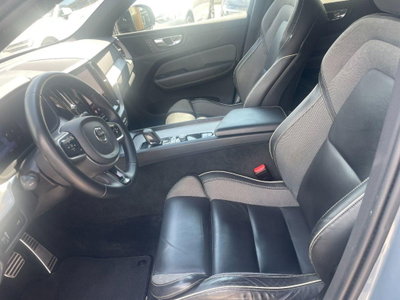 Volvo XC60 B4 (d) AWD automatico Plus Dark (9)