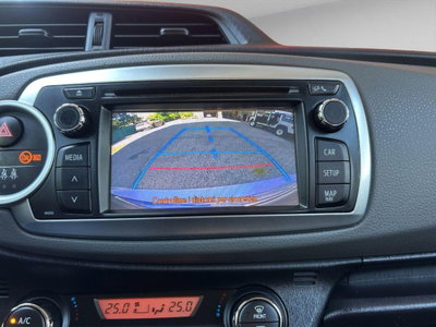 Toyota Yaris 1.D-4D 5 porte Lounge M-MT (10)