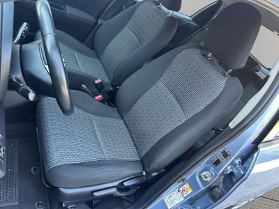 Toyota Yaris 1.D-4D 5 porte Lounge M-MT (12)
