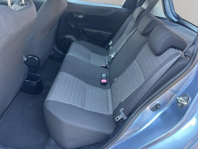 Toyota Yaris 1.D-4D 5 porte Lounge M-MT (13)