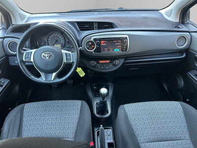 Toyota Yaris 1.D-4D 5 porte Lounge M-MT (15)