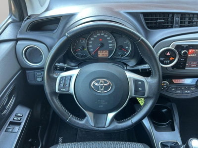 Toyota Yaris 1.D-4D 5 porte Lounge M-MT (18)