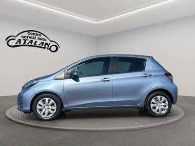Toyota Yaris 1.D-4D 5 porte Lounge M-MT (2)