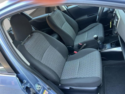 Toyota Yaris 1.D-4D 5 porte Lounge M-MT (20)