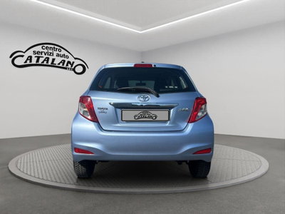 Toyota Yaris 1.D-4D 5 porte Lounge M-MT (4)