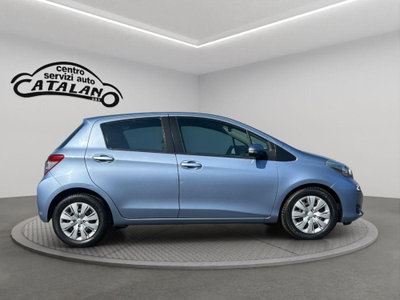 Toyota Yaris 1.D-4D 5 porte Lounge M-MT (6)