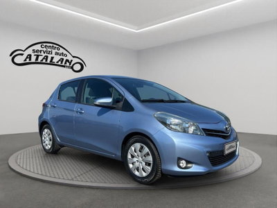 Toyota Yaris 1.D-4D 5 porte Lounge M-MT (7)