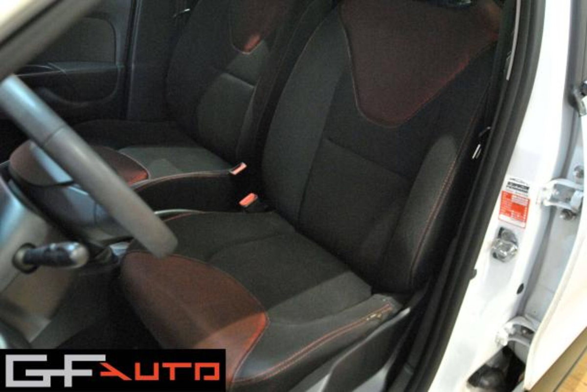 Renault Clio Sporter 1.2 75CV Wave (8)