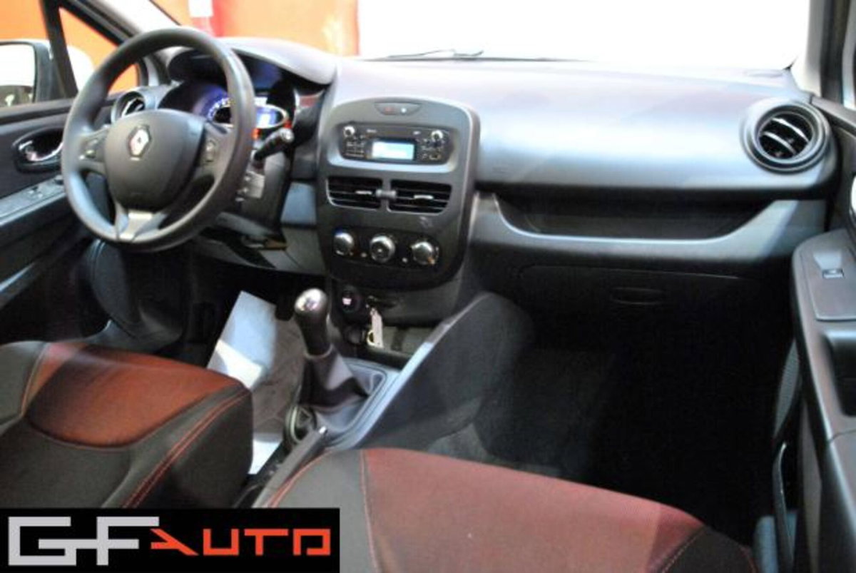 Renault Clio Sporter 1.2 75CV Wave (9)